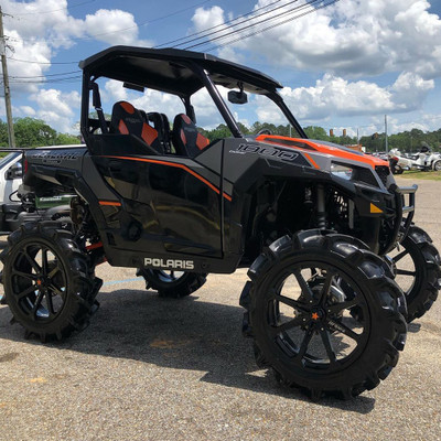 2017 Polaris General Deluxe, Black / Silver / Orange 2017 Polaris General Deluxe, Black / Silver / Orange