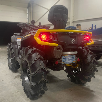 2023 Can-Am Outlander Max XT-P, Black / Yellow