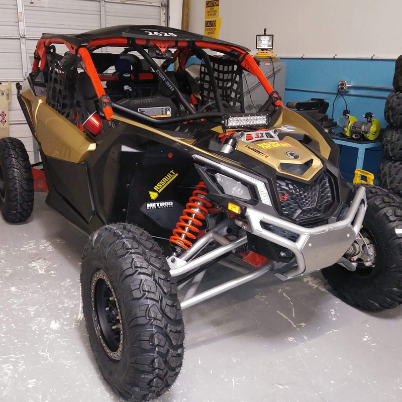 2017 Can-Am Maverick X3 X rs, Red / Gold / Silver 2017 Can-Am Maverick X3 X rs, Red / Gold / Silver