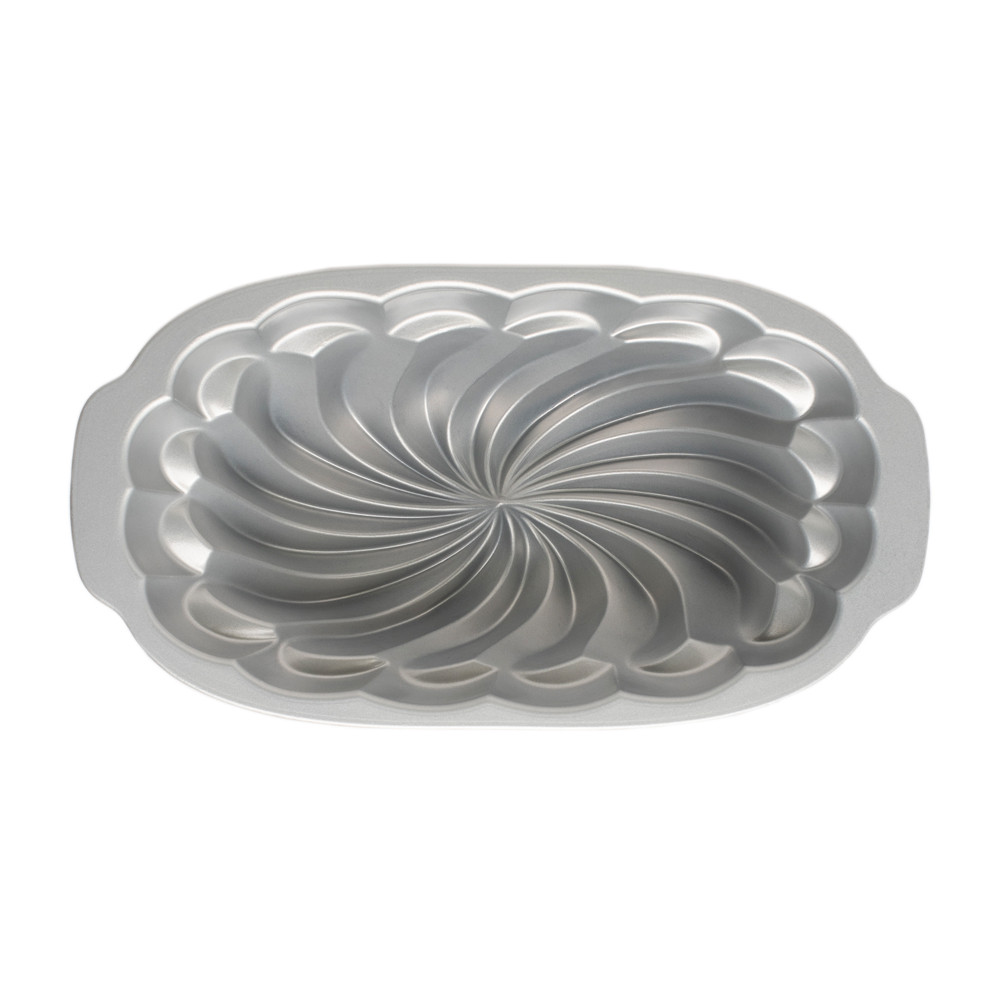 Pirouette Loaf Pan interior, overhead