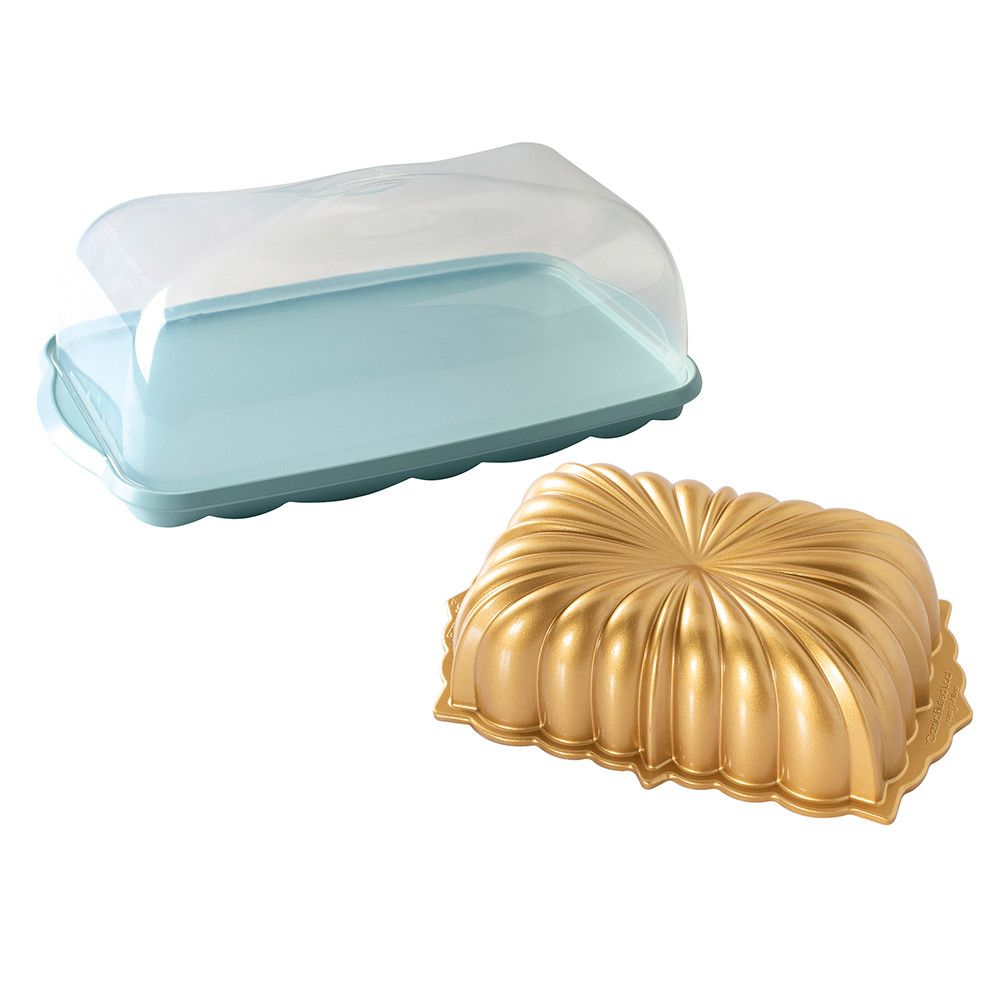 fluted loaf with cake keeper