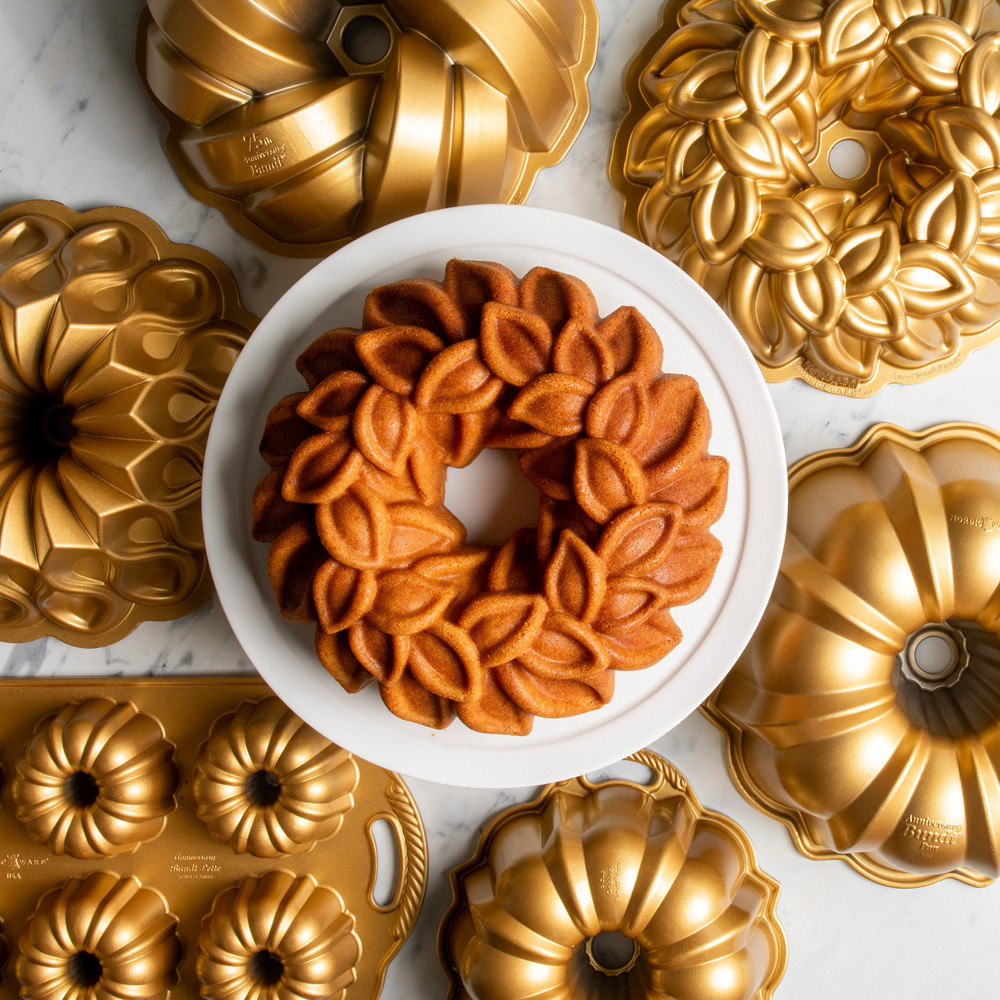 Laurel Wreath Bundt® Pan - Nordic Ware