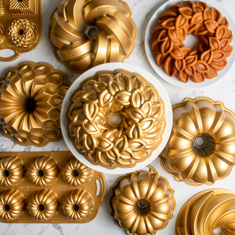 Laurel Wreath Bundt® Pan - Nordic Ware
