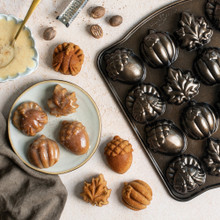 Autumn Cakelet Pan - Nordic Ware