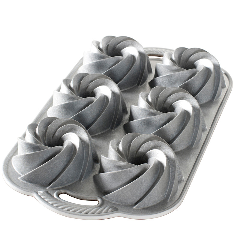 Nordic Ware Heritage Bundtlette pan, aluminum with detailed fluted cavities for six mini bundt cakes