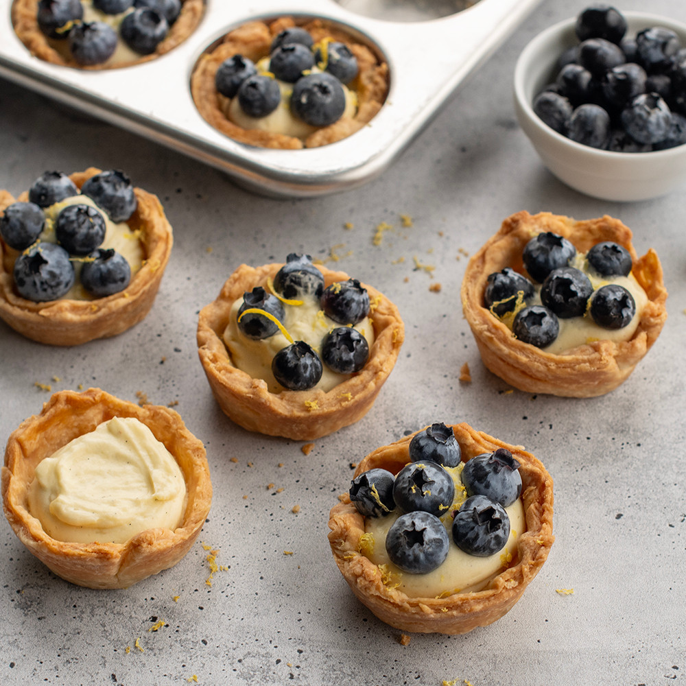 Naturals® 12 Cavity Muffin Pan | Aluminum Cupcake Pan | Nordic Ware