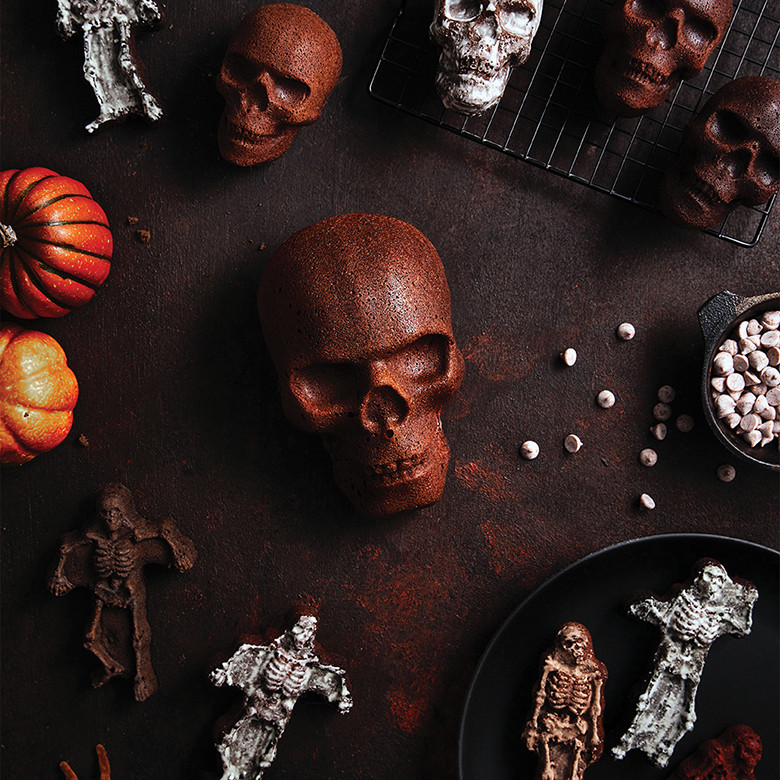 Haunted Skull Cakelet Pan | Halloween Baking Pans | Mini Cake Pans