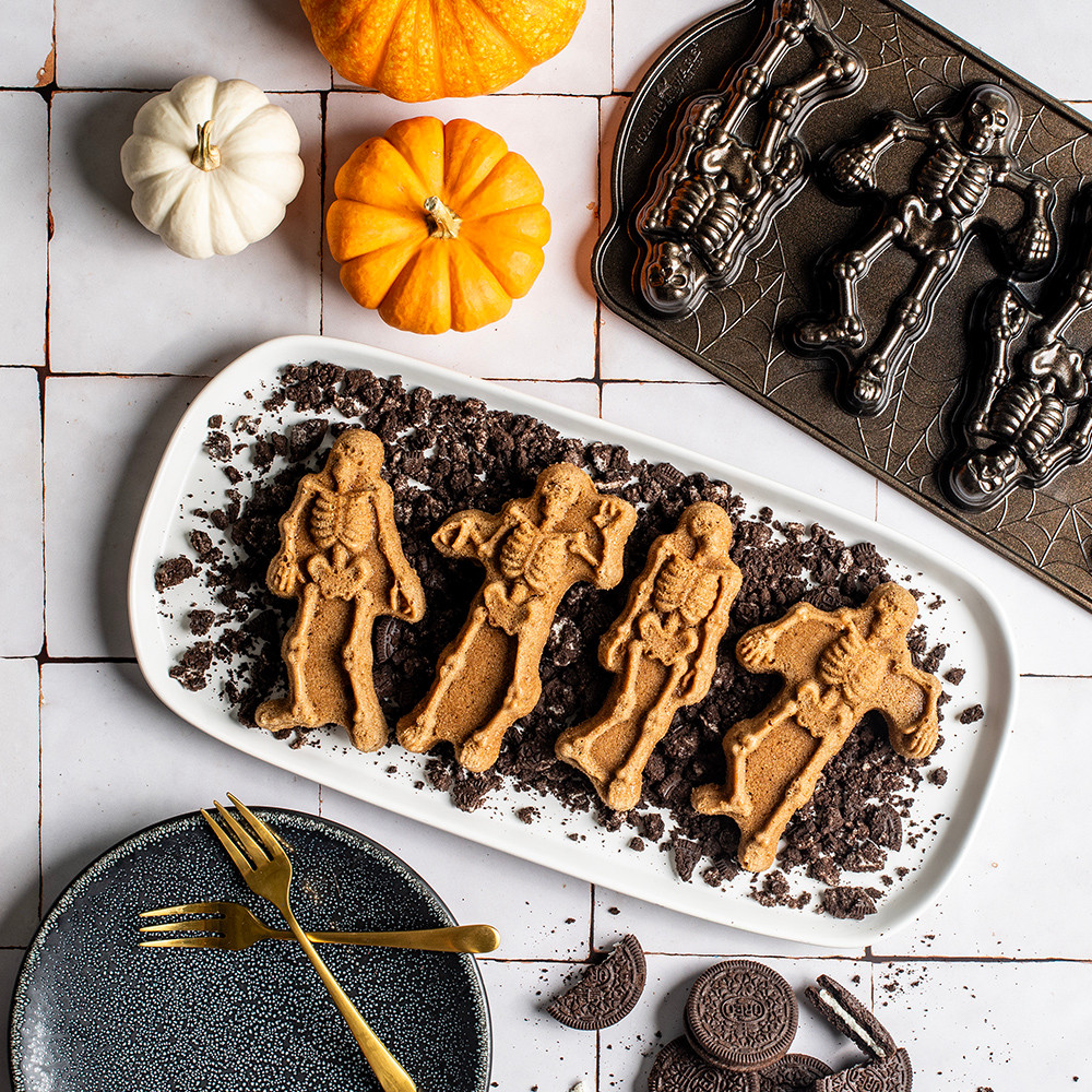 Spooky Skeleton Cakelet Pan | Halloween Baking Pans | Mini Cake