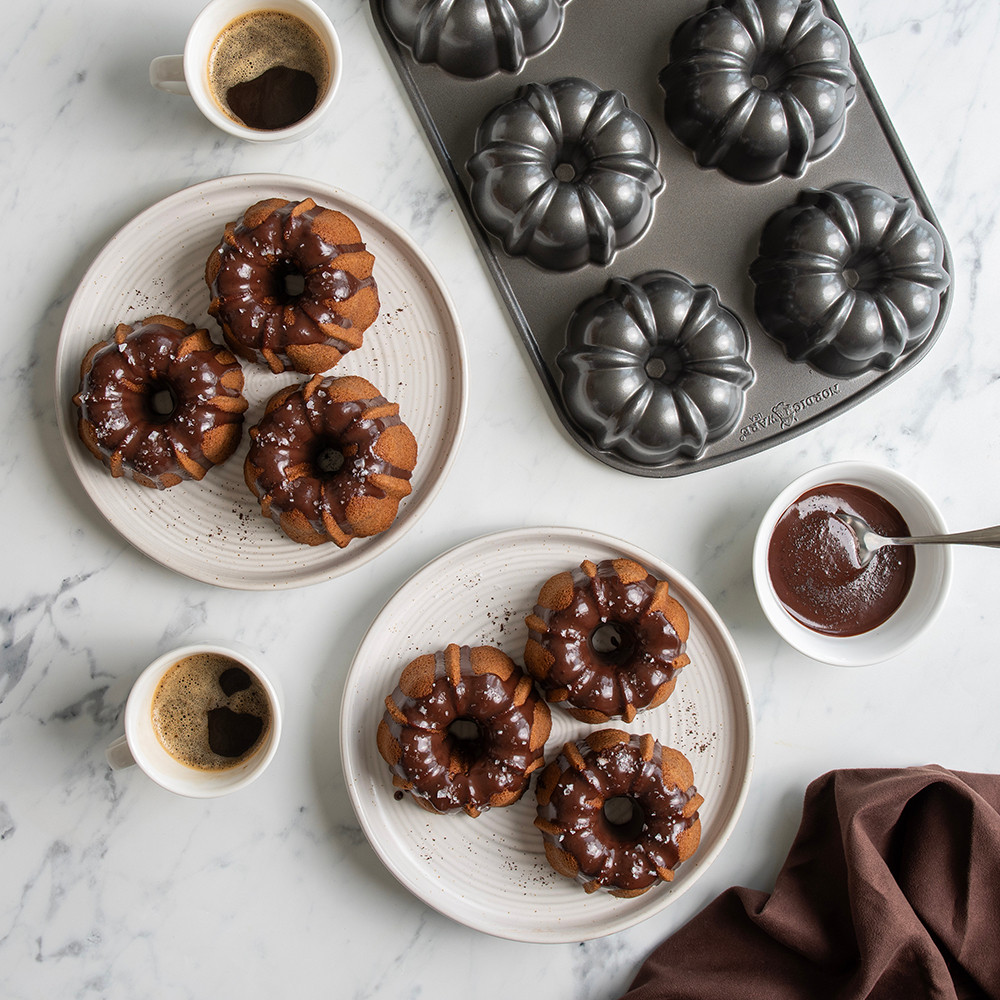 Classic Bundtlette® Cake Pan | Cast Aluminum Bakeware | Nordic Ware