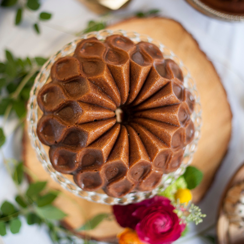 ノルディックウェア　CROWN BUNDT PAN 75th Crown Bundt® Pan | Cast Aluminum Bakeware | Nordic Ware