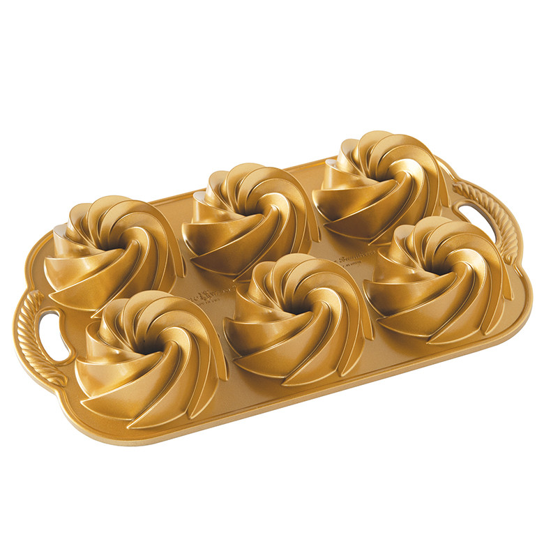 Nordic Ware Heritage Bundt Cake Pan - Thumbnail 2