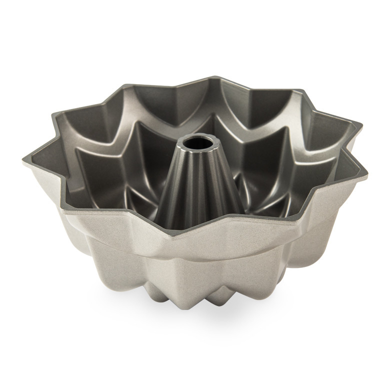 Vintage Star Bundt® Pan | Cast Aluminum Bakeware | Nordic Ware