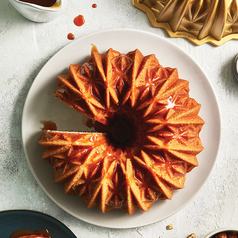 Cut Crystal Bundt® Pan | Cast Aluminum Bakeware | Nordic Ware