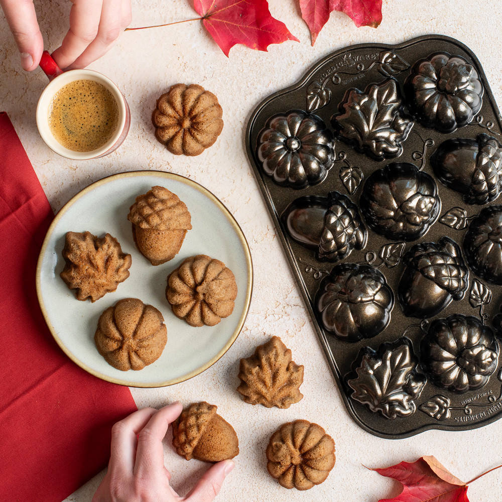 ★専用★ノルディックウェア 　FALL CAKELET PAN 　NORDIC Autumn Delights Cakelet Pan | Mini Cake Pans | Fall Bakeware