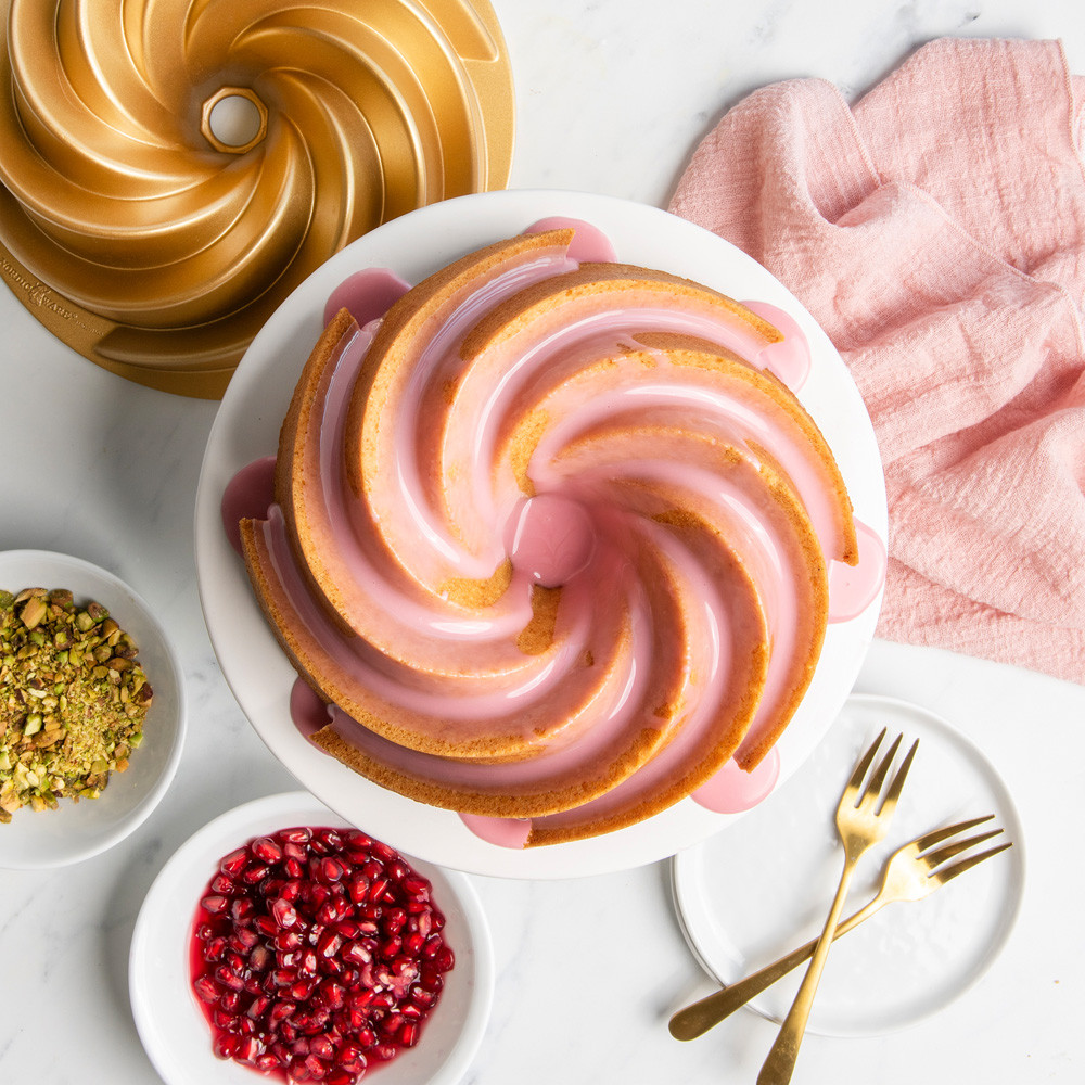 6 Cup Heritage Bundt® Pan | Cast Aluminum Bakeware | Nordic Ware