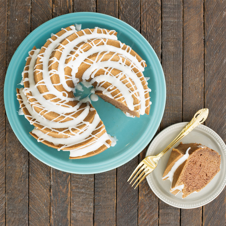 Silver Heritage Bundt® Pan | Cast Aluminum Bakeware | Nordic Ware