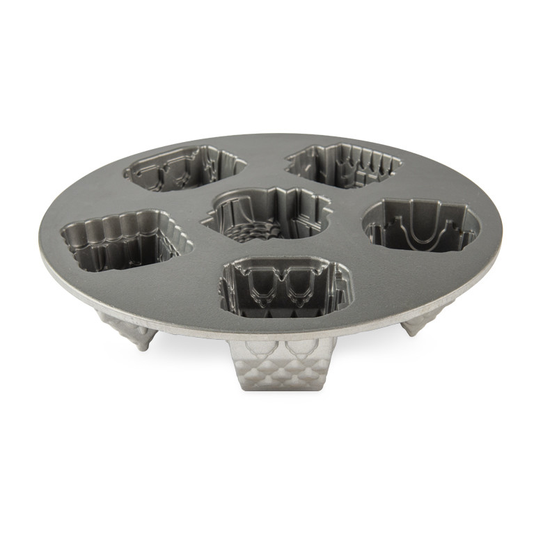 Nordic Ware Cozy Village aluminum baking pan with 6 house-shaped cavities, silver nonstick interior