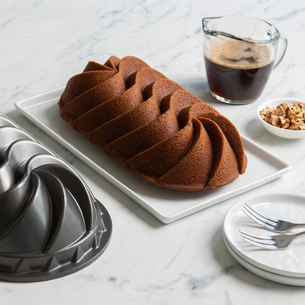 Heritage Loaf Pan | Cast Aluminum Bakeware | Nordic Ware