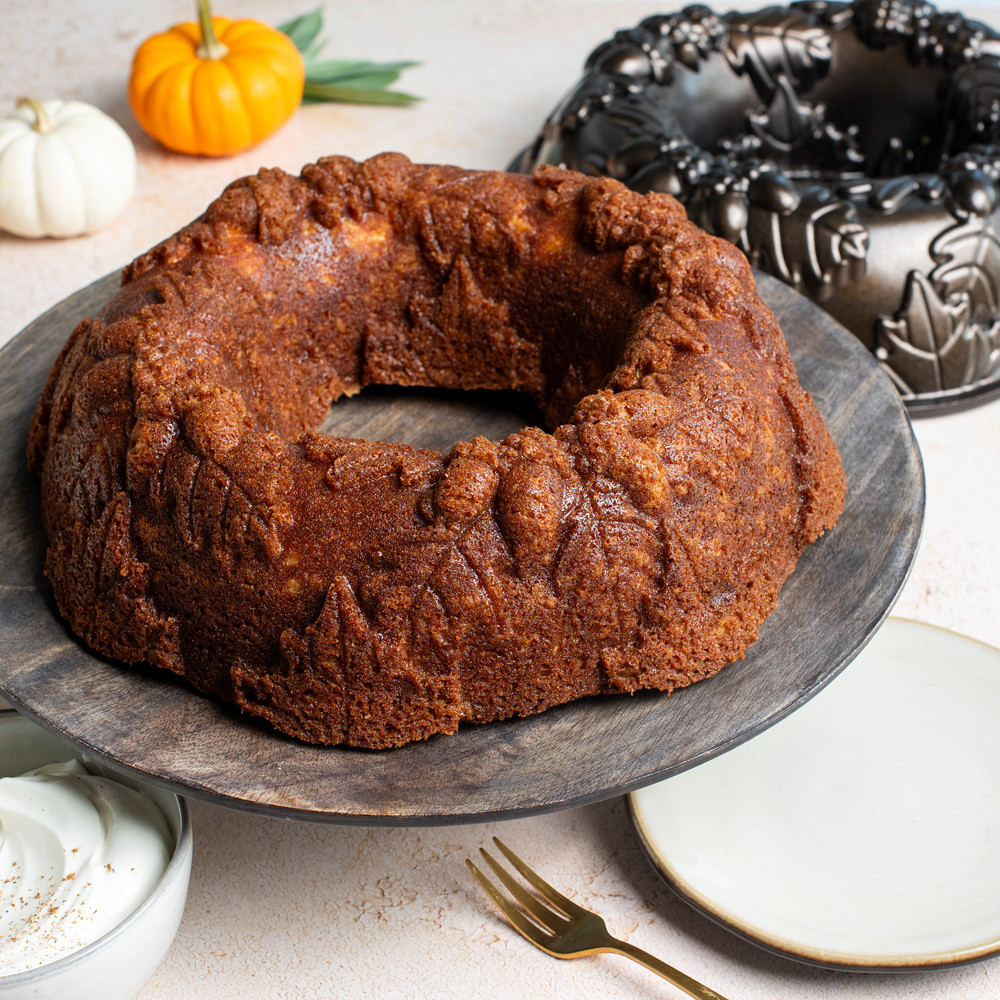 Autumn Wreath Bundt® Pan | Autumn Cake Pan | Fall Bakeware