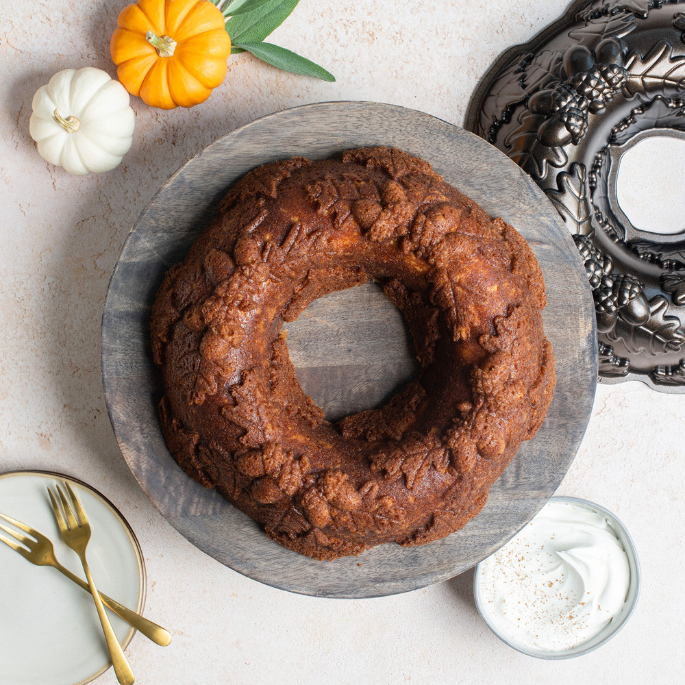 Autumn Wreath Bundt® Pan | Autumn Cake Pan | Fall Bakeware