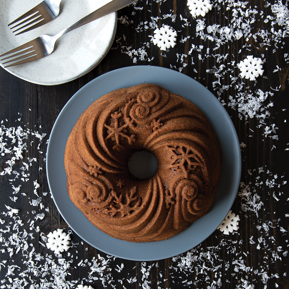 Nordic Ware Let It Snow Bundt® Pan - Afbeelding 3 van 6