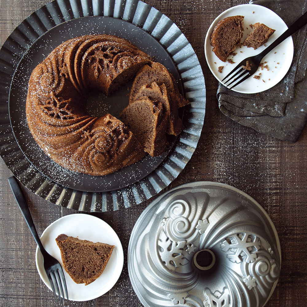 Let It Snow Bundt Pan | Holiday Bakeware | Christmas Baking Pans