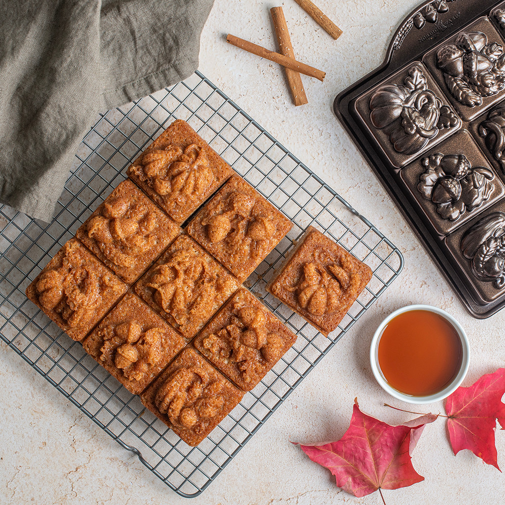 ★専用★ノルディックウェア 　FALL CAKELET PAN 　NORDIC Autumn Delights Cakelet Pan | Mini Cake Pans | Fall Bakeware