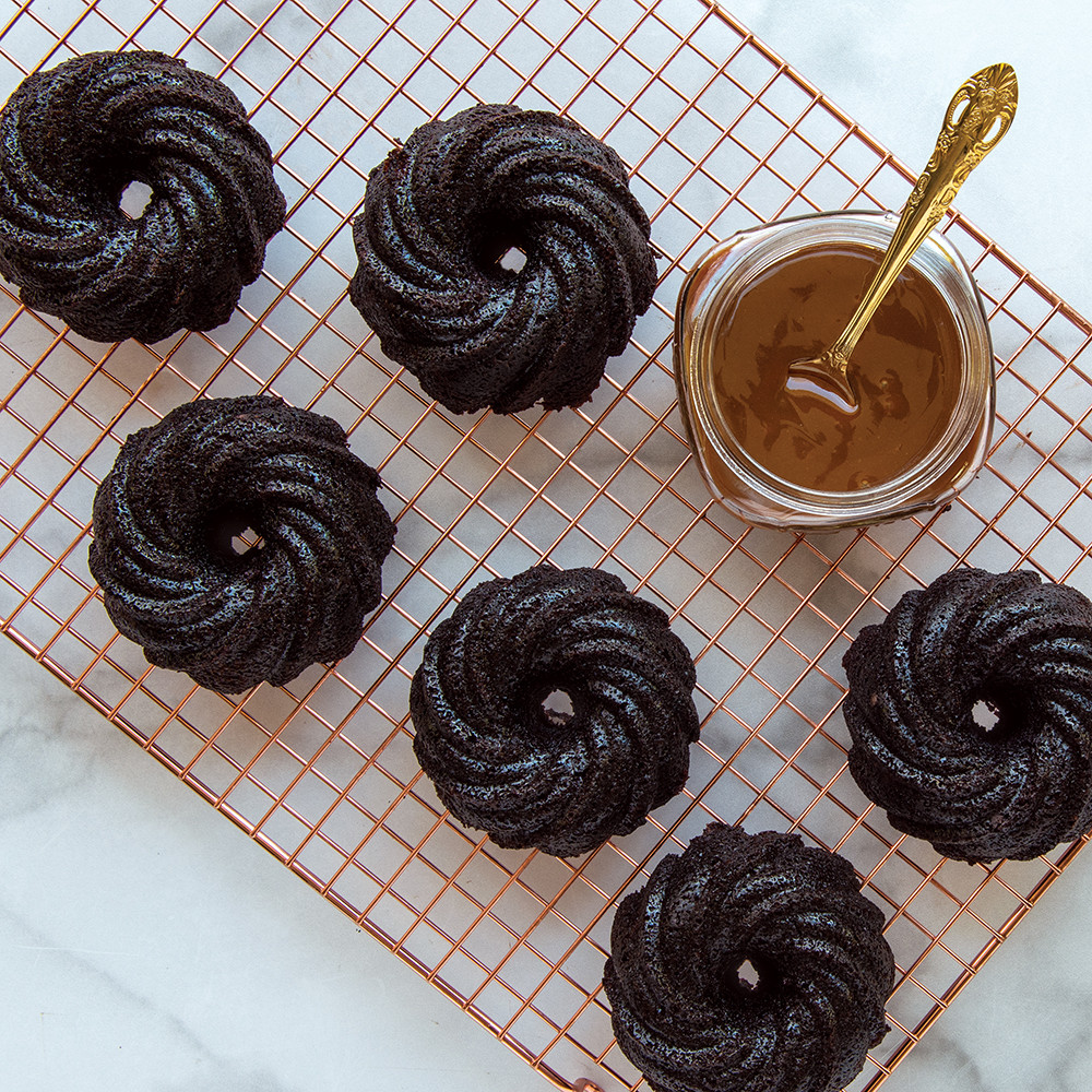 Swirl Bundtlette Pan | Cast Aluminum Bakeware | Nordic Ware
