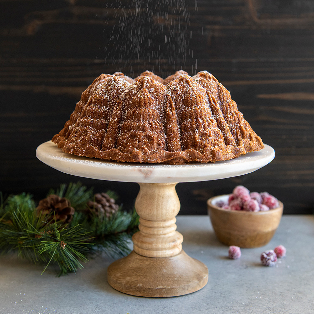 Very Merry Bundt® Pan | Holiday Bakeware | Christmas Baking Pans