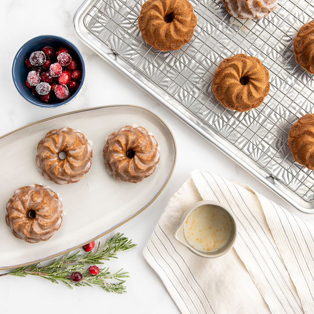 Pirouette Bundtlette Pan - Nordic Ware