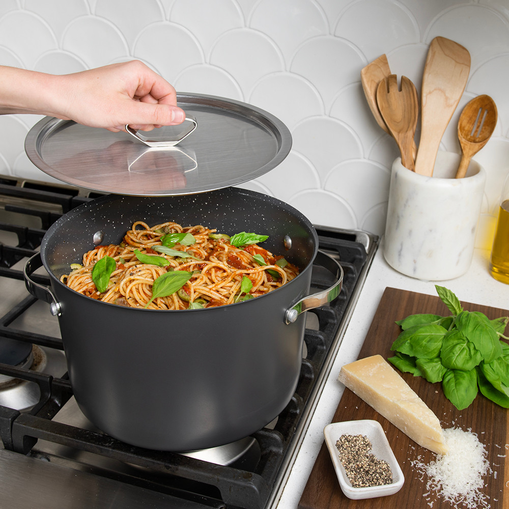Verde 8 Quart Stock Pot with Lid | Ceramic Cookware | Nordic Ware