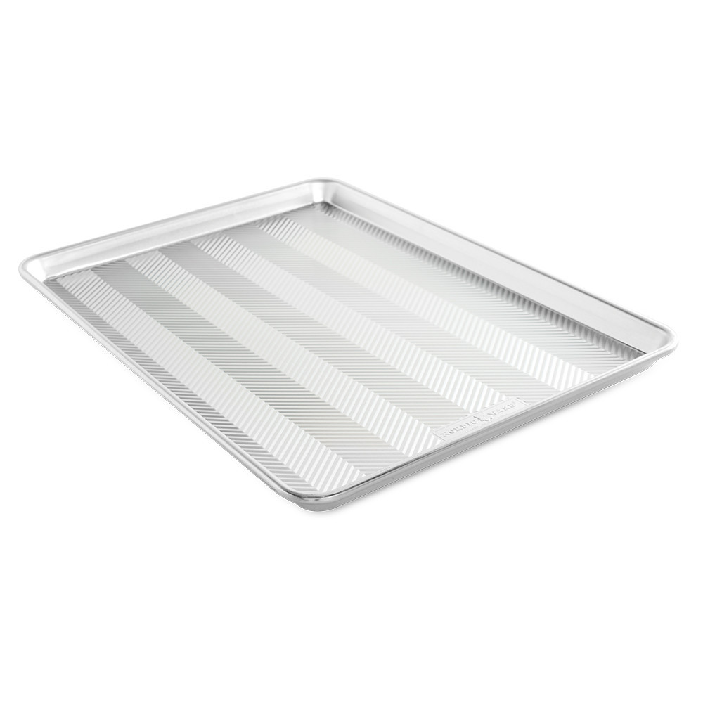 Nordic Ware Prism aluminum big sheet pan with clear lid, rectangular baking pan in natural silver finish