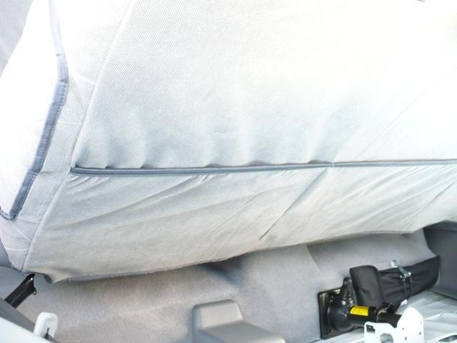 T928 20092014 Toyota Regular Cab Solid Bench Seat With 3 Adjustable Headrests