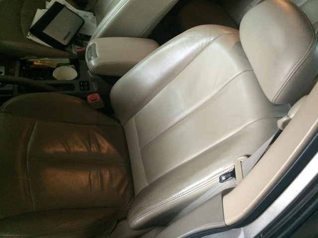 N445 20022004 Nissan Altima Front Bucket Seats with Side Airbags