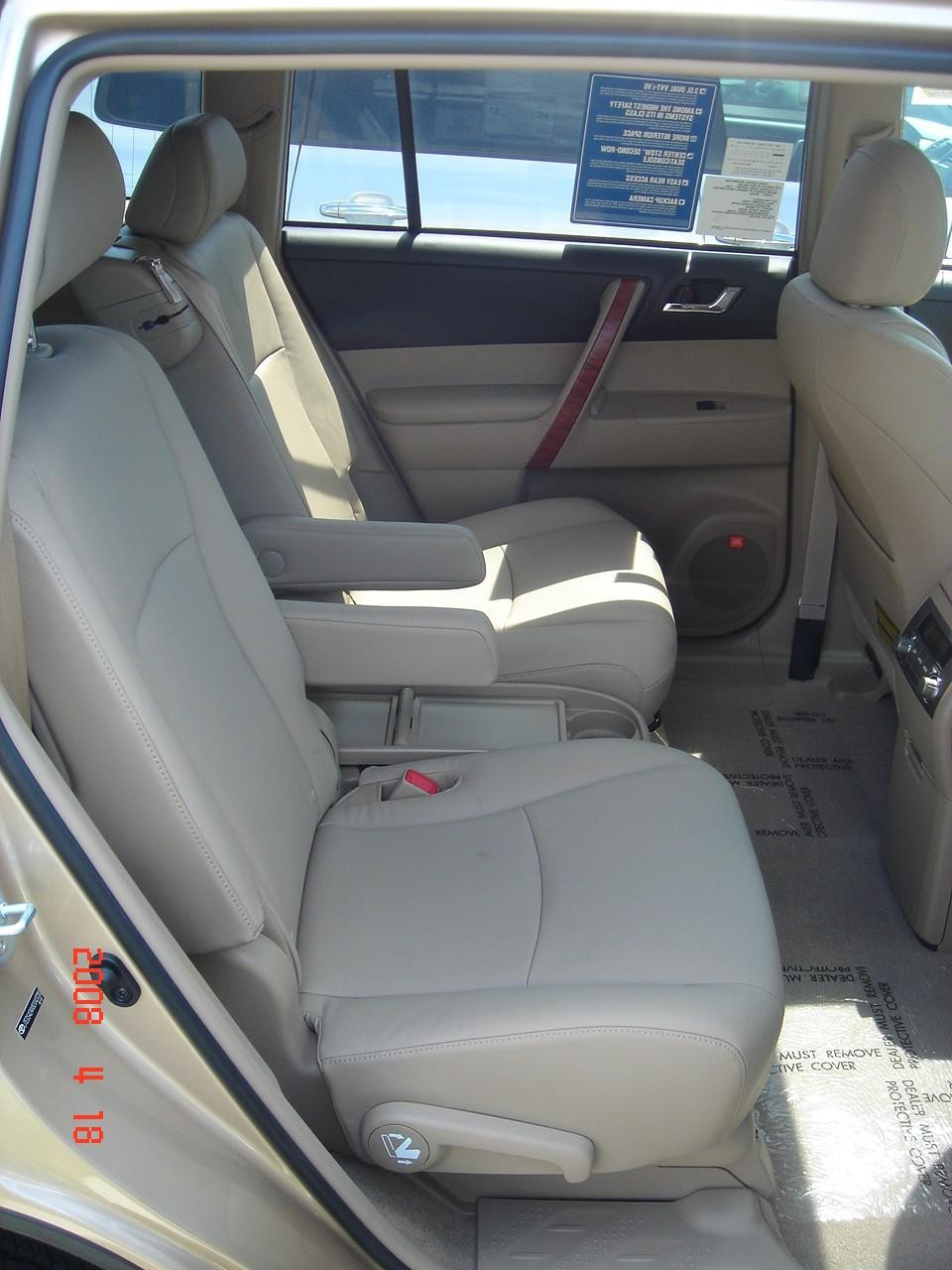 T981 20082013 Toyota Highlander Middle 40/20/40 Split Bench Seat with