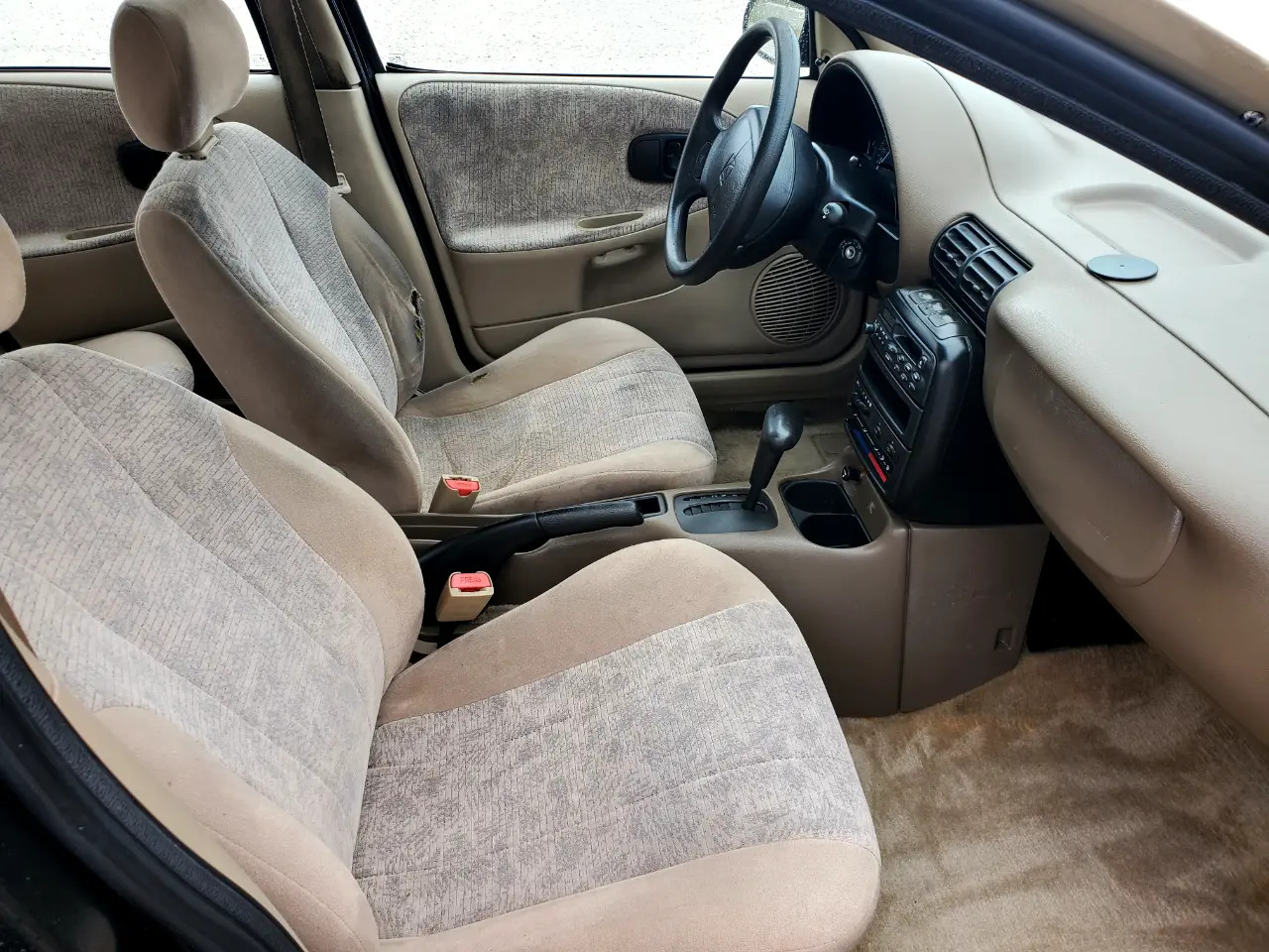 ST7 1997-2001 Saturn SL2 Sedan Front and Back Seat Set. Front