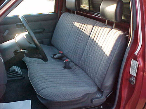 N351 1987-1996 Nissan 2 Wheel Drive Regular Cab Pickup Bench Seat without Armrest. Slight Indent in Seat Base