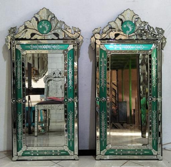 Striking Venetian Style Mirror With Seafoam Border 47.24" Tall (12016468)