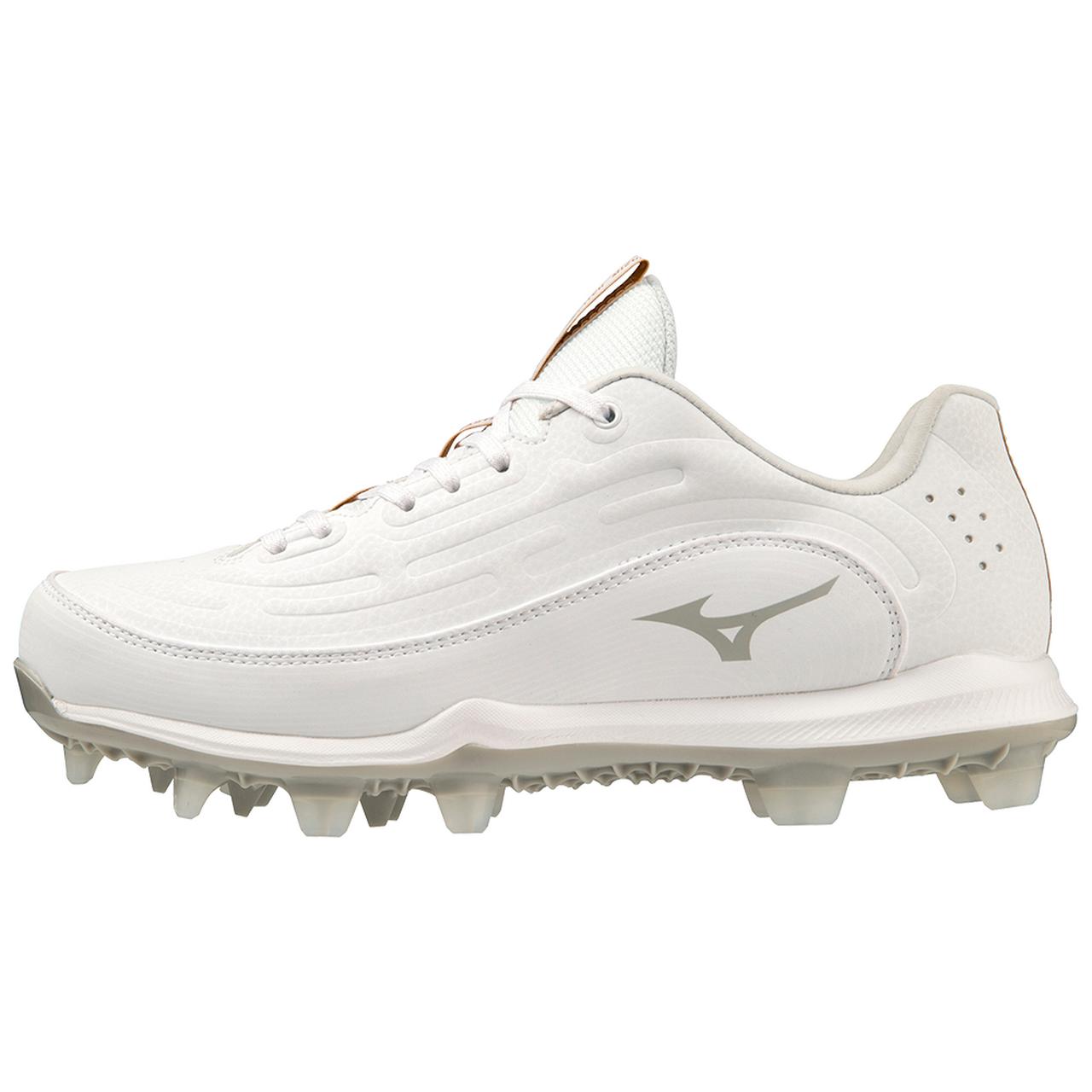 women's softball cleat