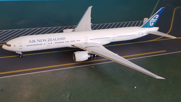 PH10509M | Phoenix 1:400 | Boeing 777-300ER Air New Zealand ZK-OKM