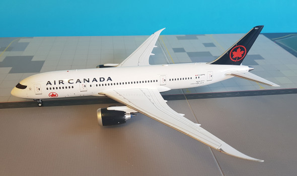 IF7870317 | InFlight200 1:200 | Boeing 787-8 Air Canada C-GHPQ (with stand)