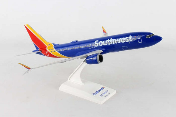 SKR938 | Skymarks Models 1:130 | Boeing 737 MAX 8 Southwest (with WiFi dome) | is due: September 2017