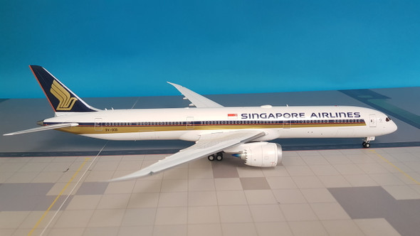 XX2205 | JC Wings 1:200 | Boeing 787-10  Singapore Airlines 9V-SCB