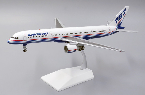 LH2109 | JC Wings 1:200 | Boeing 757-200 House Colours N757A (with stand)