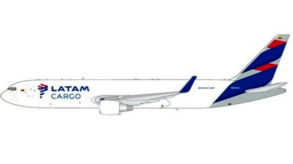 XX4245 | JC Wings 1:400 | Boeing 767-300F(ER) LATAM CARGO N532LA | is due: January 2021