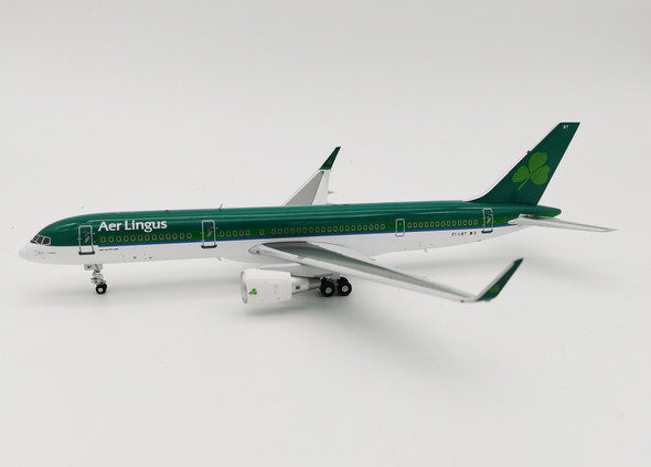 IF752EI0521 | InFlight200 1:200 | Boeing 757-2Q8 Aer Lingus EI-LBT (with stand)