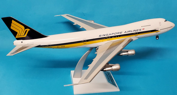 WB-747-2-025 | JFox Models 1:200 | Boeing 747-212B Singapore Airlines 9V-SQQ (with stand)