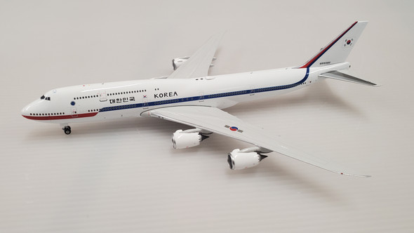 PH04437 | Phoenix 1:400 | Boeing 747-8B5 South Korea Air Force HL7643