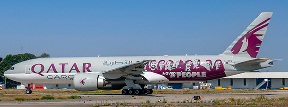 XX40114C | JC Wings 1:400 | Boeing 777-200LRF Qatar Cargo, 'Moved by People' (interactive) | is due June 2024