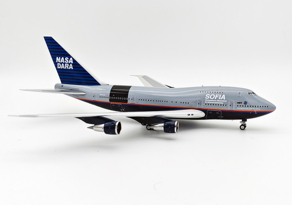 IF747SPSOFIA01 | InFlight200 1:200 | Boeing 747SP NASA/DLR N145UA (with stand and key chain)